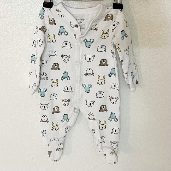 Carter’s- Infant sleeper w/feet, Size NB, cute animal themed/snaps - Picture 1 of 3